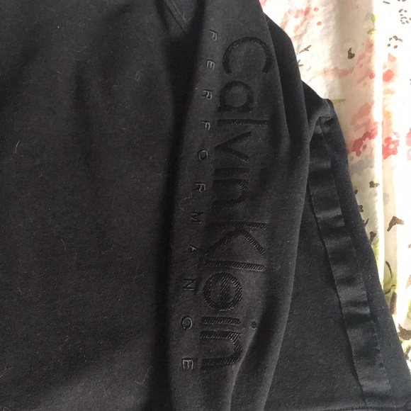 Calvin Klein sweater - Picture 2 of 3